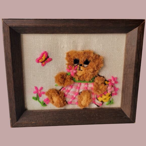 Vintage 1974 Nursery Needlepoint Teddy Bears, Set of Two - Picture 4 of 6